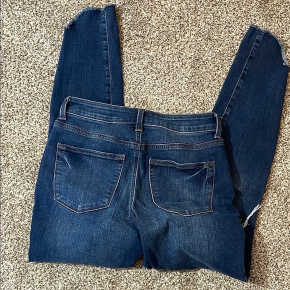 💜Maurices Blue Skinny Jeans with Distressed Details - Picture 3 of 3